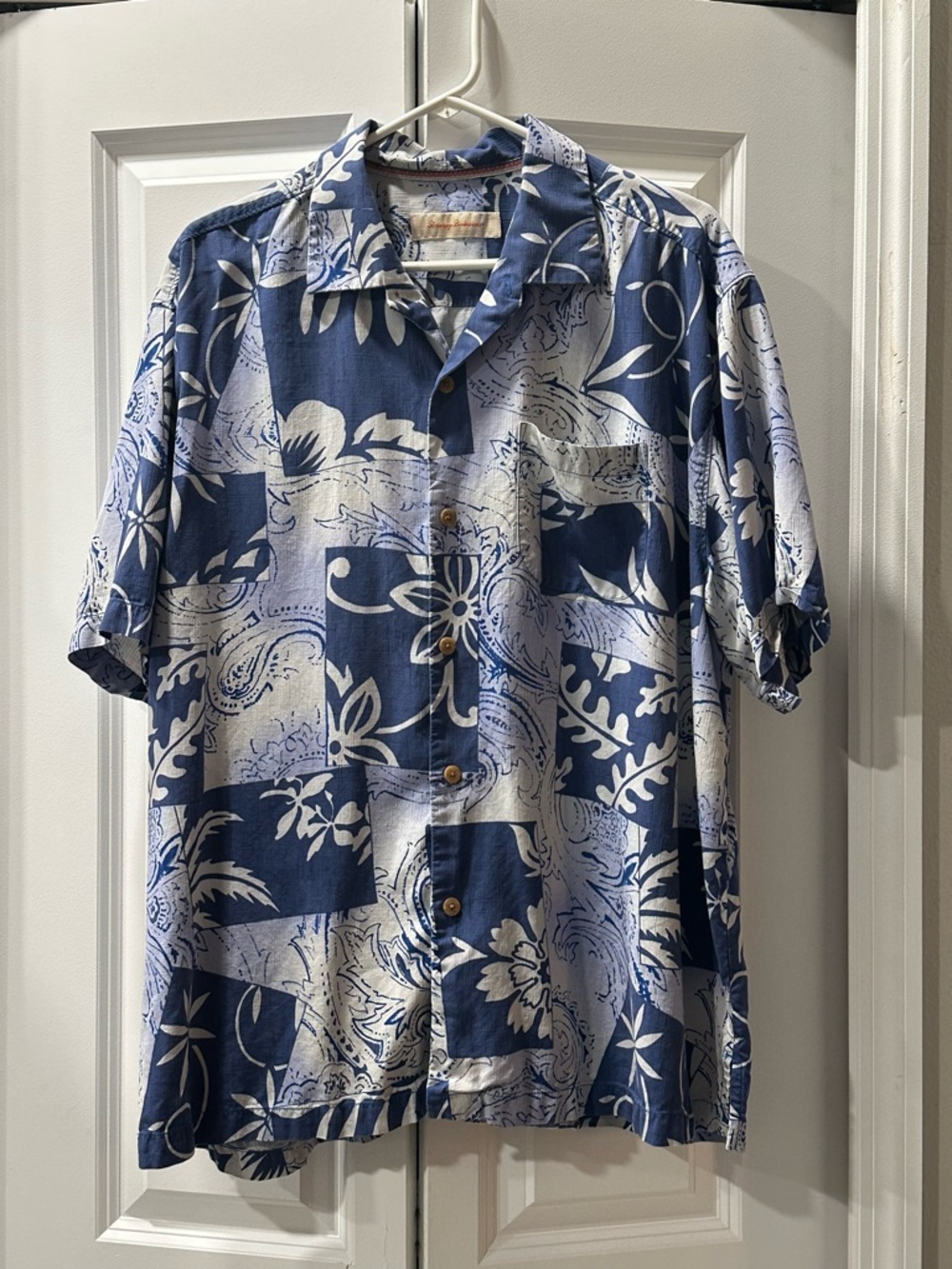 Tommy Bahama Men’s silk shirt with Blue Hawaiian Print